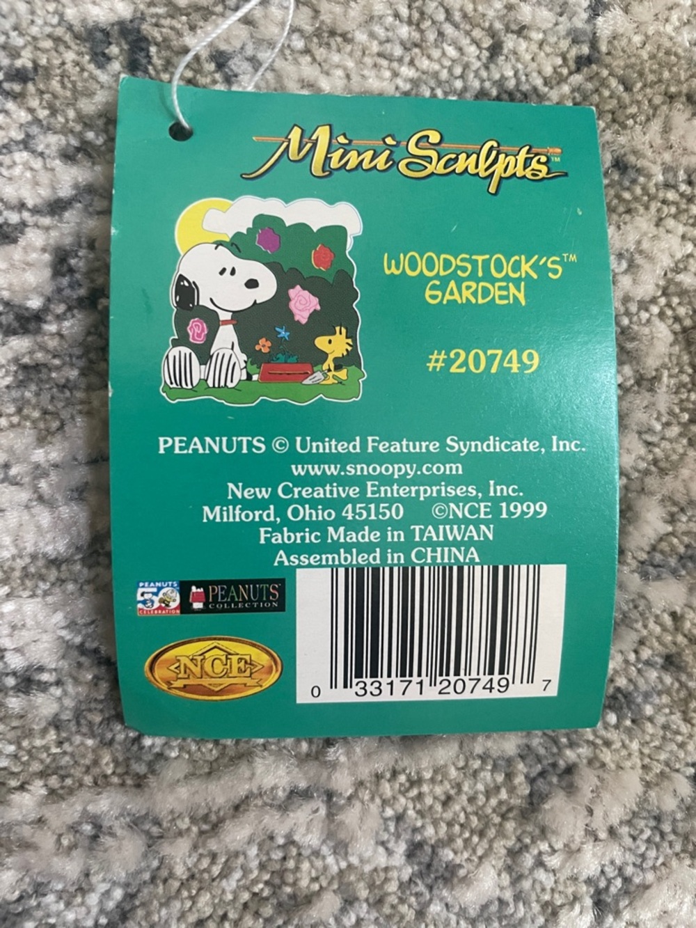 Vintage Snoopy & Woodstock Garden Flag - Picture 2 of 7
